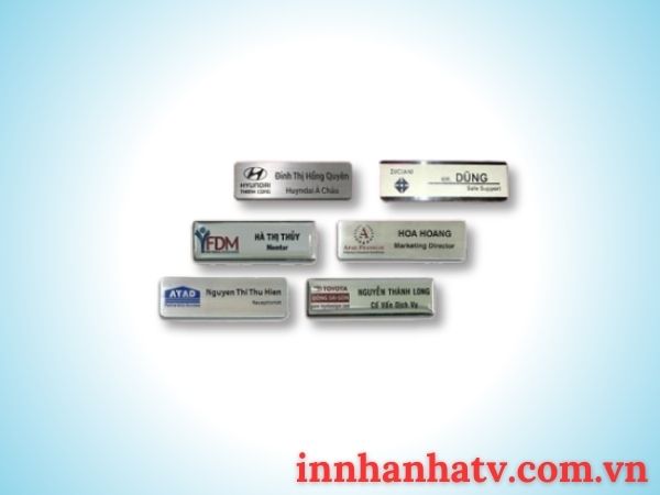 bảng tên nhân viên bằng nhôm
